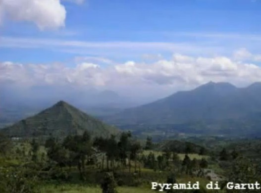 Javanese Pyramid Older Than Egyptian Pyramids